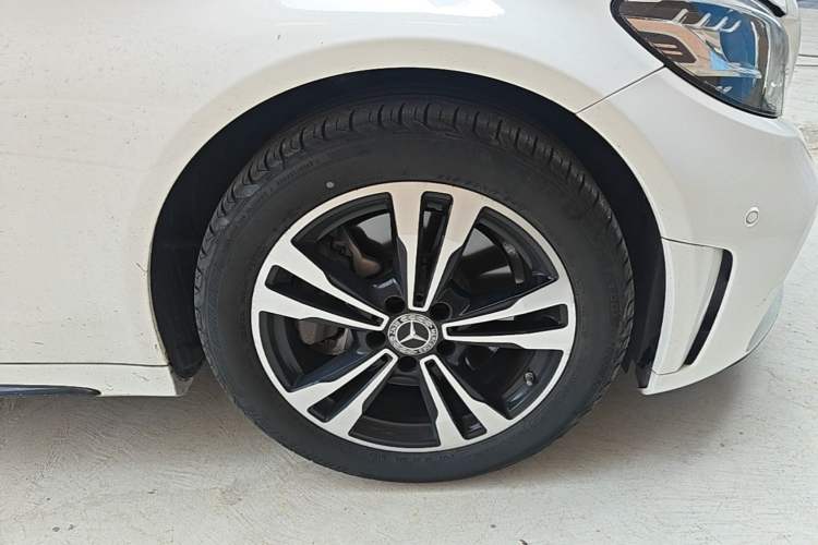 Used Mercedes-Benz C-Class 2020 C 260 Sport Edition Right Front Wheel Hub