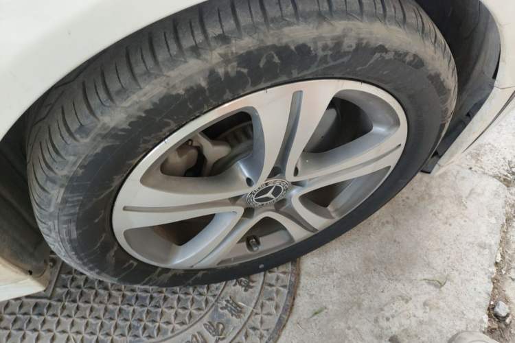 Used Mercedes-Benz C-Class 2020 Restyled C 260 L Sport Edition Right Front Wheel Hub