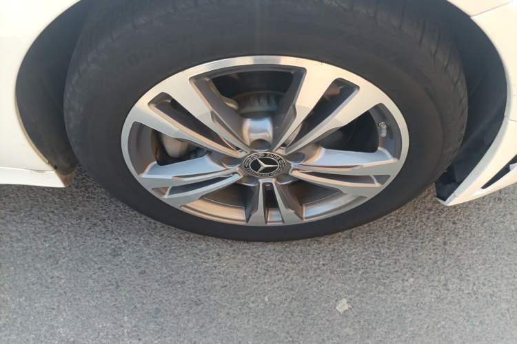 Used Mercedes-Benz C-Class 2020 C 200 L Fashion Edition Sport Version Right Front Wheel Hub