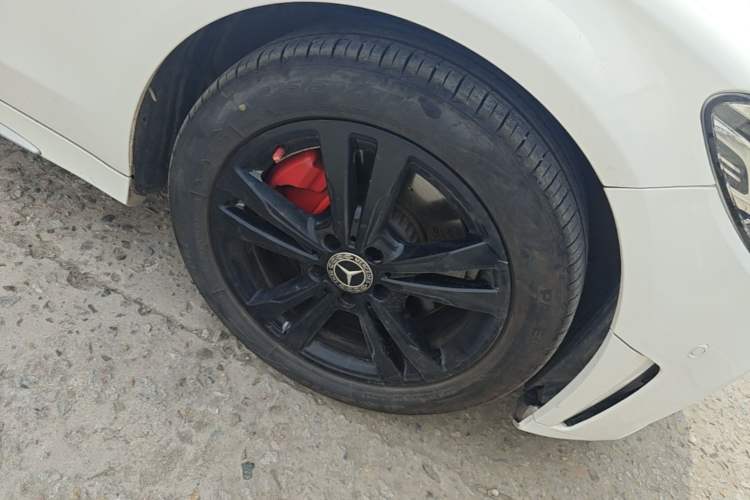 Used Mercedes-Benz C-Class 2020 C 200 L Fashion Edition Sport Version Right Front Wheel Hub
