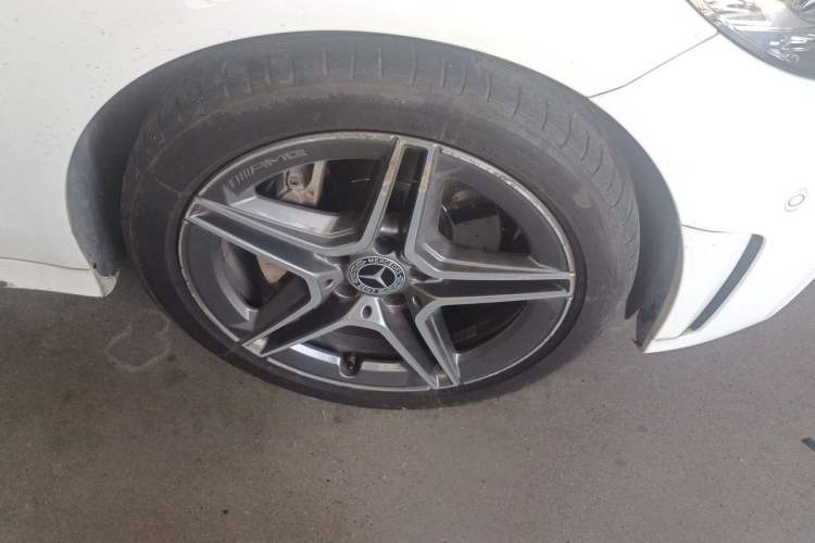 Used Mercedes-Benz C-Class 2020 Facelifted C 260 Estate Right Front Wheel Hub