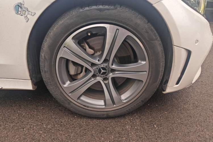 Used Mercedes-Benz C-Class 2020 C 260 L Sport Edition Right Front Wheel Hub