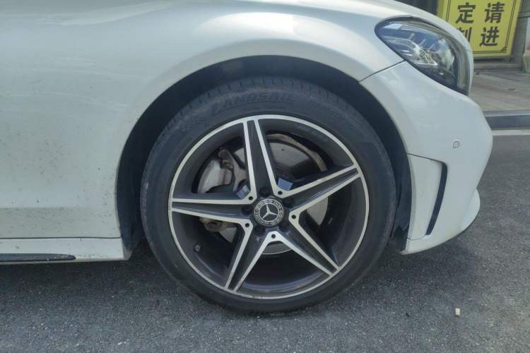 Used Mercedes-Benz C-Class 2020 Restyled C 260 Sport Edition Right Front Wheel Hub