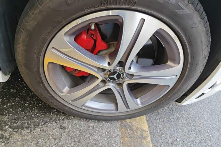 Used Mercedes-Benz C-Class 2020 C 260 L Sport Edition Right Front Wheel Hub
