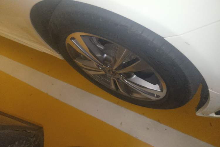 Used Mercedes-Benz C-Class 2020 C 200 L Fashion Edition Sport Version Right Front Wheel Hub