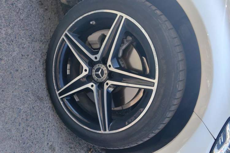 Used Mercedes-Benz C-Class 2020 Restyled C 260 Sport Edition Right Front Wheel Hub