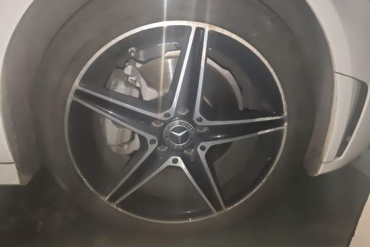 Used Mercedes-Benz C-Class 2020 Restyled C 260 Sport Edition Right Front Wheel Hub