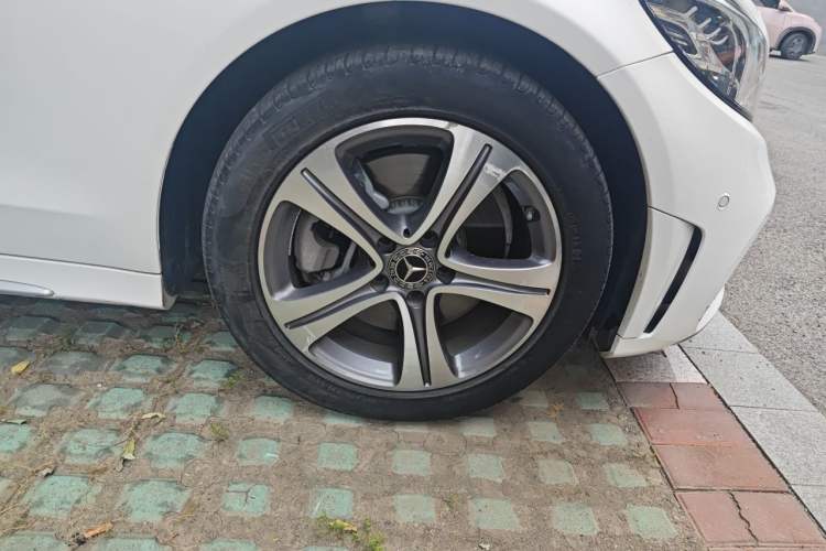 Used Mercedes-Benz C-Class 2020 Restyled C 260 L Sport Edition Right Front Wheel Hub