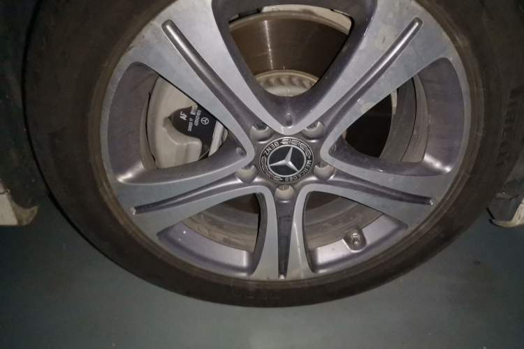 Used Mercedes-Benz C-Class 2020 Restyled C 260 L Sport Edition Right Front Wheel Hub