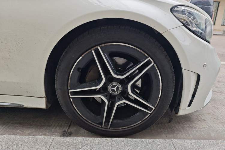 Used Mercedes-Benz C-Class 2020 C 260 Coupe Right Front Wheel Hub