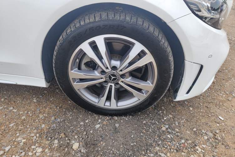 Used Mercedes-Benz C-Class 2020 Updated C 200 L Fashion Edition Right Front Wheel Hub