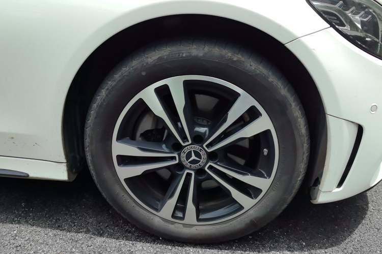 Used Mercedes-Benz C-Class 2020 C 260 Sport Edition Right Front Wheel Hub