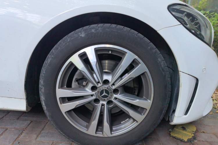 Used Mercedes-Benz C-Class 2020 Restyled C 200 L Dynamic Sports Edition Right Front Wheel Hub