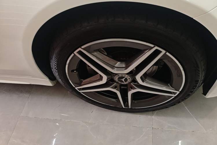 Used Mercedes-Benz C-Class 2020 Facelifted C 260 Estate Right Front Wheel Hub