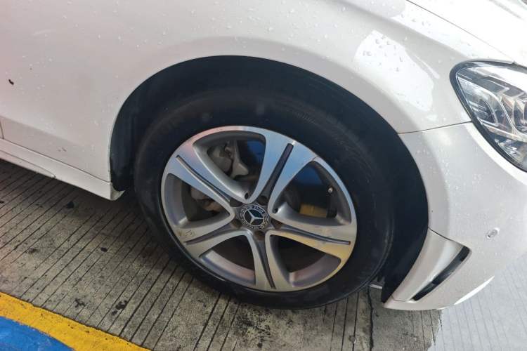 Used Mercedes-Benz C-Class 2020 Restyled C 260 L Sport Edition Right Front Wheel Hub