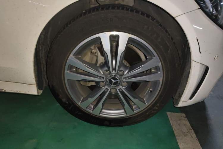 Used Mercedes-Benz C-Class 2020 C 200 L Fashion Edition Sport Version Right Front Wheel Hub