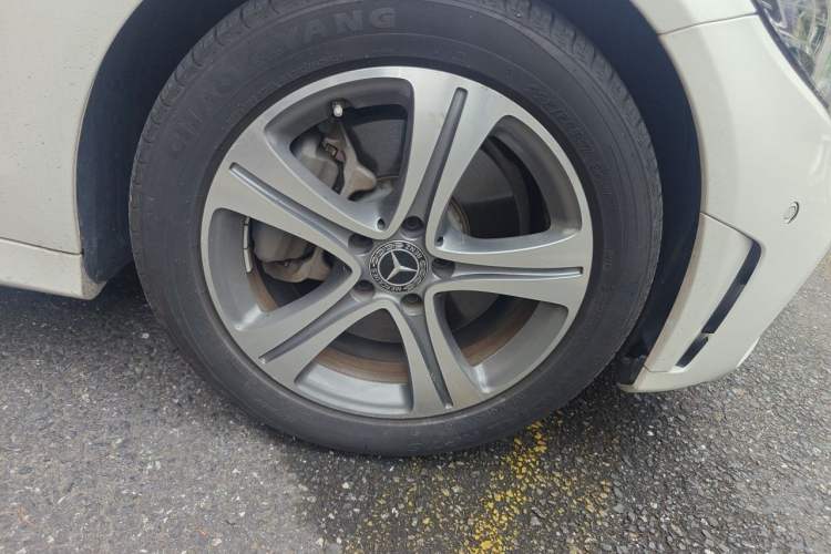 Used Mercedes-Benz C-Class 2020 C 260 L Sport Edition Right Front Wheel Hub