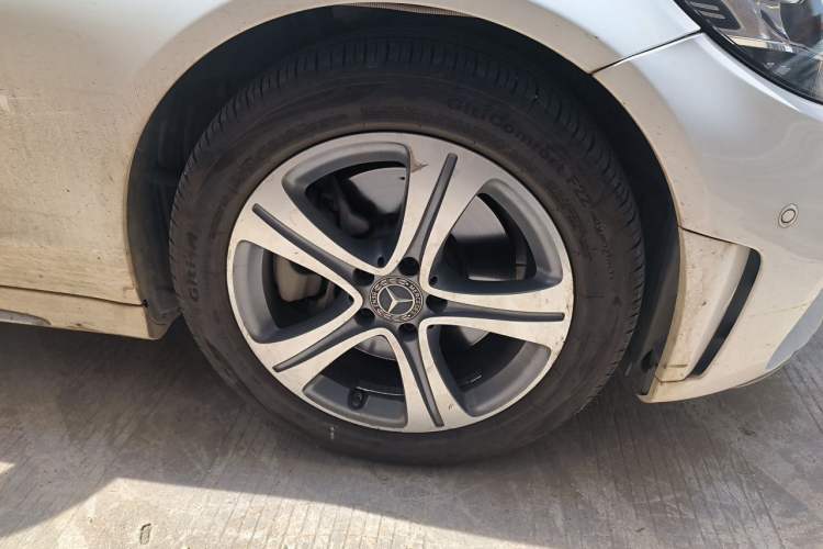 Used Mercedes-Benz C-Class 2020 C 260 L Sport Edition Right Front Wheel Hub