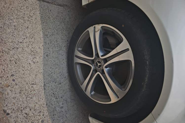 Used Mercedes-Benz C-Class 2020 C 260 L Sport Edition Right Front Wheel Hub