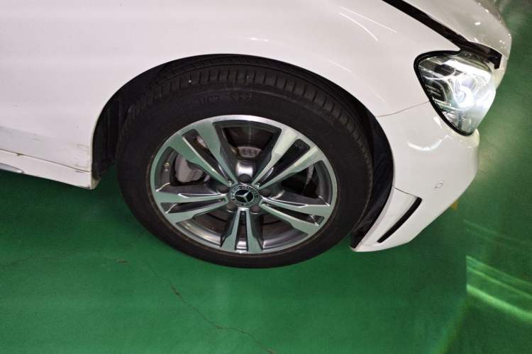 Used Mercedes-Benz C-Class 2020 Restyled C 200 L Fashion Edition Sport Version Right Front Wheel Hub