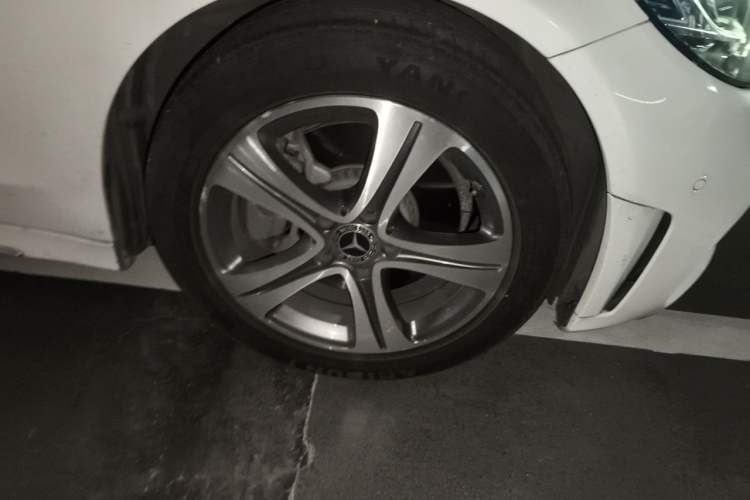 Used Mercedes-Benz C-Class 2020 C 260 L Sport Edition Right Front Wheel Hub