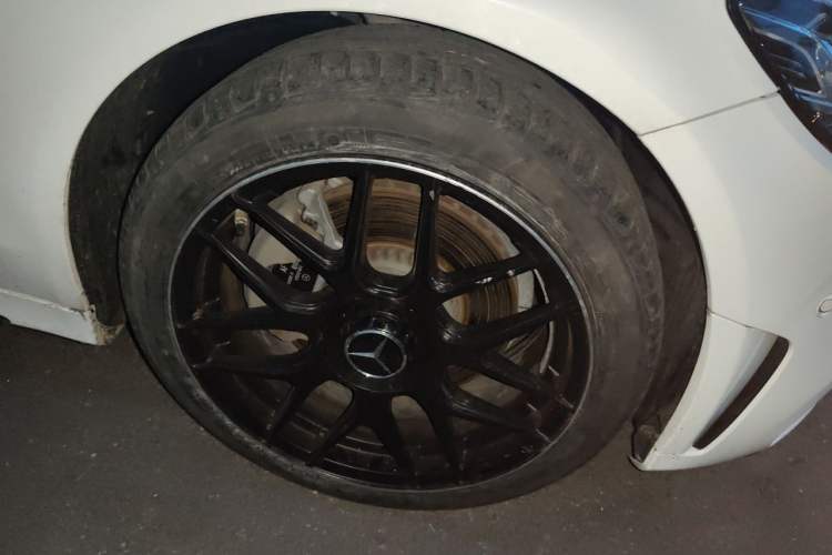 Used Mercedes-Benz C-Class 2020 Restyled C 260 Sport Edition Right Front Wheel Hub