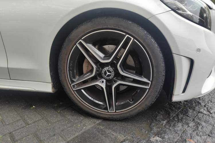 Used Mercedes-Benz C-Class 2020 C 260 Coupe Right Front Wheel Hub