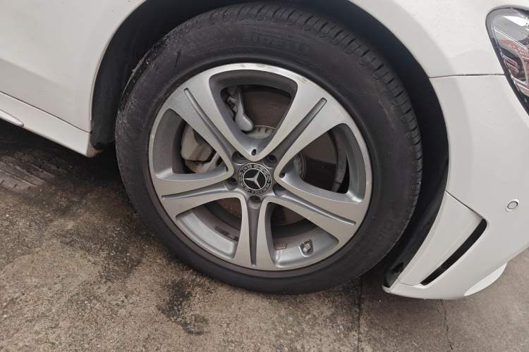 Used Mercedes-Benz C-Class 2020 C 260 L Sport Edition Right Front Wheel Hub