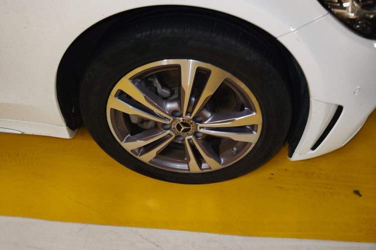 Used Mercedes-Benz C-Class 2020 C 200 L Fashion Edition Sport Version Right Front Wheel Hub