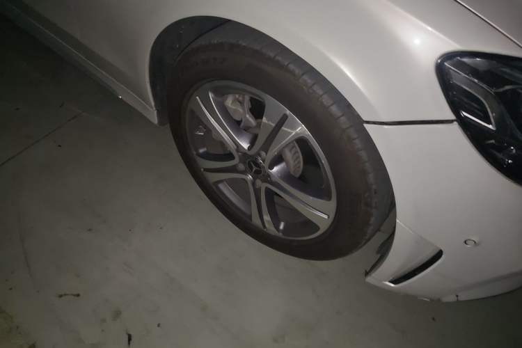 Used Mercedes-Benz C-Class 2020 C 260 L Sport Edition Right Front Wheel Hub
