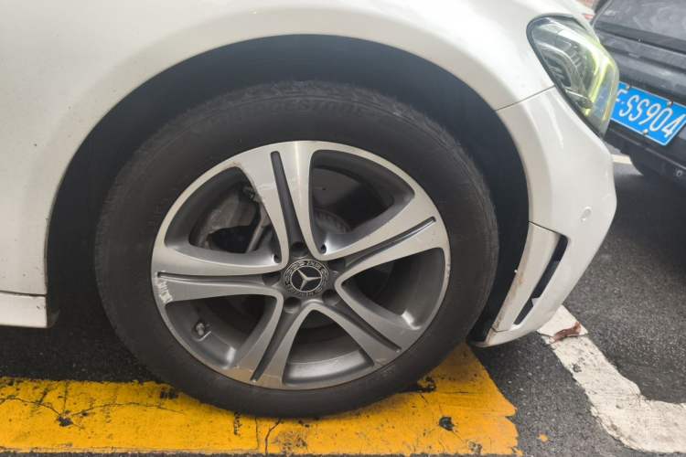 Used Mercedes-Benz C-Class 2020 C 260 L Sport Edition Right Front Wheel Hub