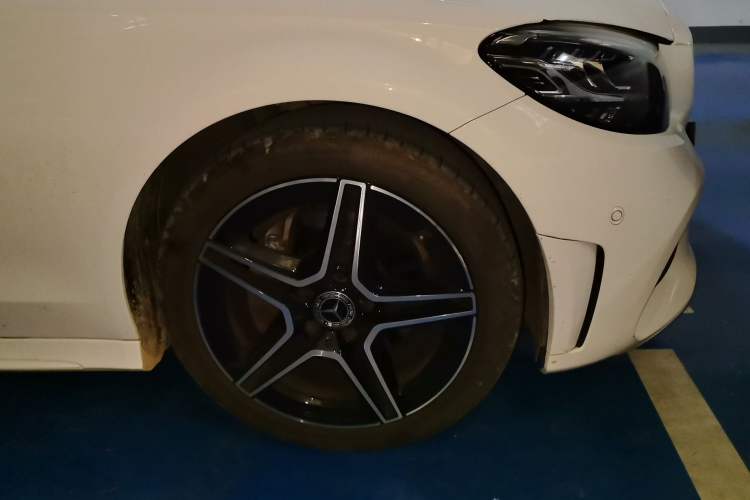 Used Mercedes-Benz C-Class 2020 C 260 Coupe Right Front Wheel Hub