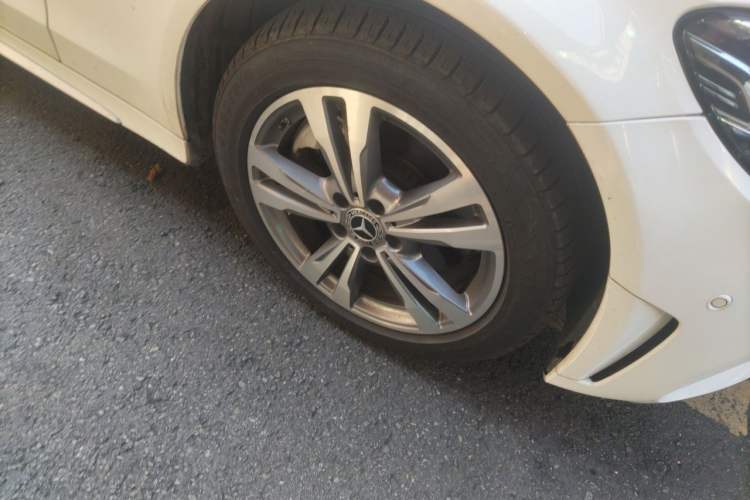Used Mercedes-Benz C-Class 2020 C 200 L Fashion Edition Sport Version Right Front Wheel Hub