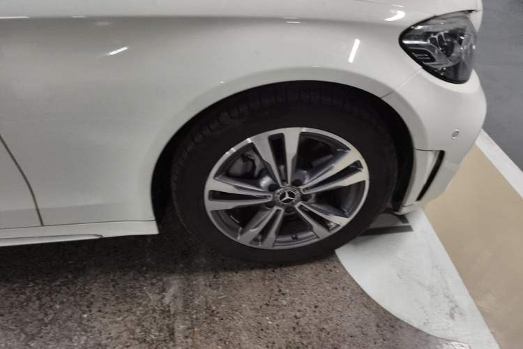 Used Mercedes-Benz C-Class 2020 Restyled C 200 L Fashion Edition Sport Version Right Front Wheel Hub