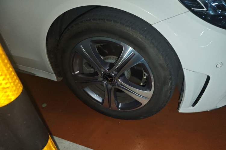 Used Mercedes-Benz C-Class 2020 C 260 L Sport Edition Right Front Wheel Hub