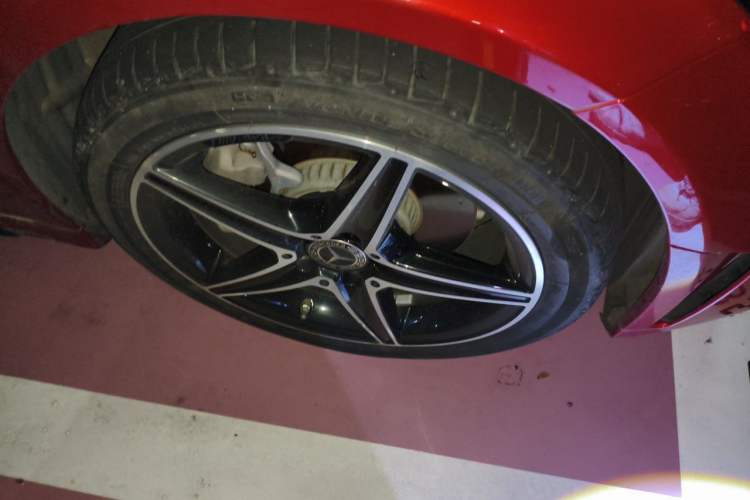 Used Mercedes-Benz C-Class 2020 Restyled C 260 Sport Edition Right Front Wheel Hub
