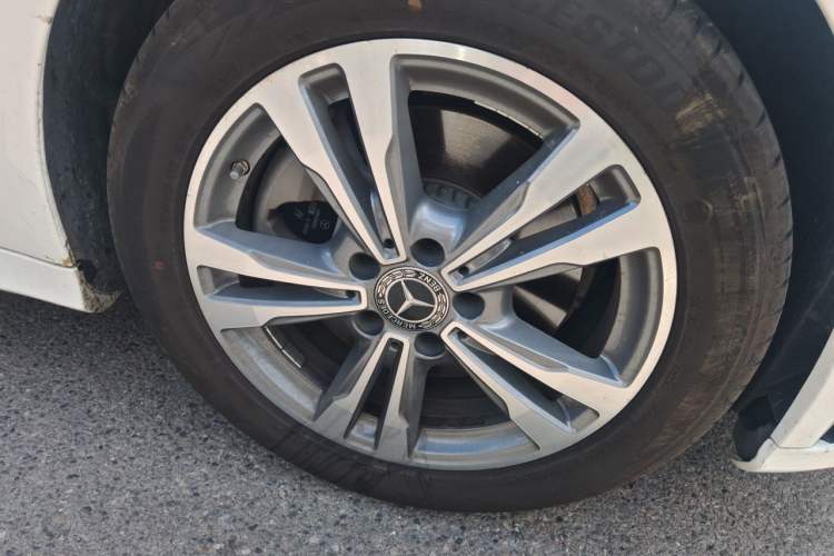 Used Mercedes-Benz C-Class 2020 C 200 L Fashion Edition Sport Version Right Front Wheel Hub