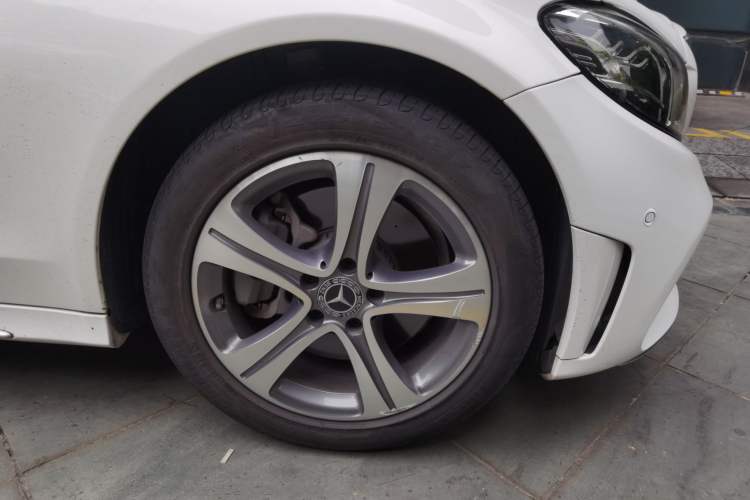 Used Mercedes-Benz C-Class 2020 C 260 L Sport Edition Right Front Wheel Hub