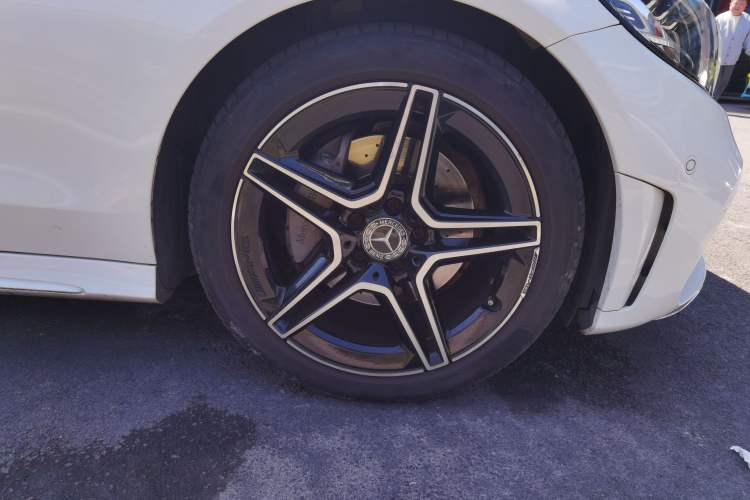 Used Mercedes-Benz C-Class 2020 C 260 Coupe Right Front Wheel Hub