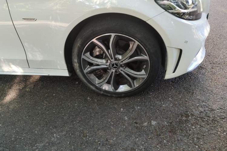 Used Mercedes-Benz C-Class 2020 C 260 L Sport Edition Right Front Wheel Hub