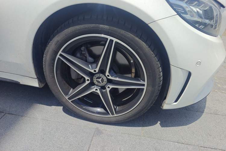 Used Mercedes-Benz C-Class 2020 Restyled C 260 Sport Edition Right Front Wheel Hub