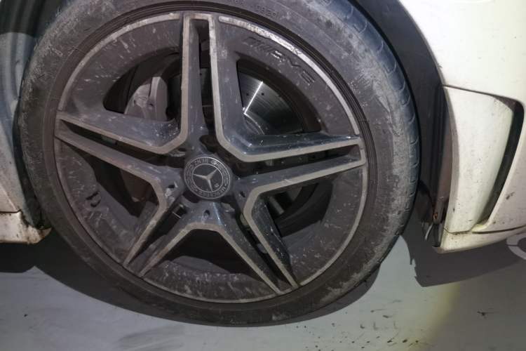 Used Mercedes-Benz C-Class 2020 C 200 Coupe Right Front Wheel Hub