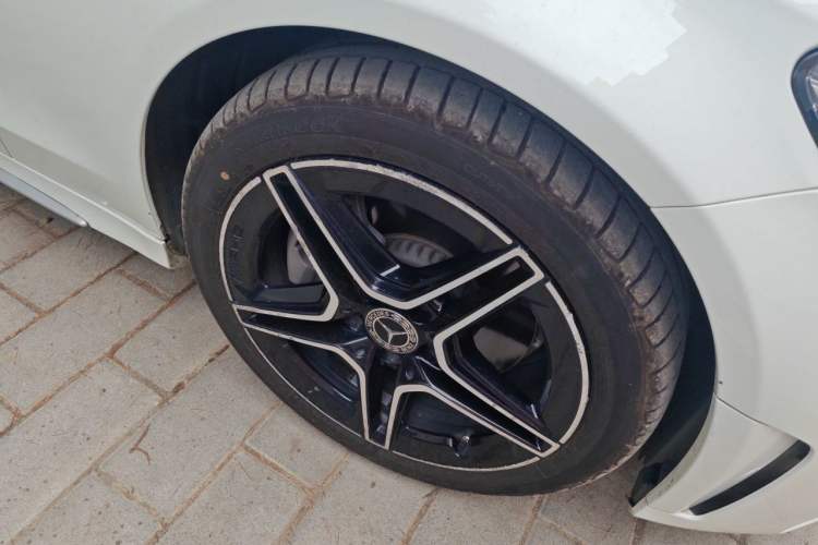 Used Mercedes-Benz C-Class 2020 Restyled C 260 L Sport Edition Right Front Wheel Hub