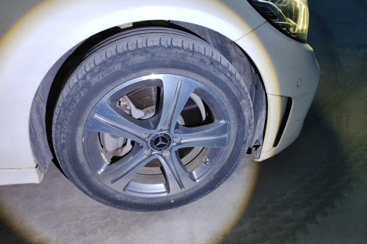Used Mercedes-Benz C-Class 2020 Restyled C 260 L Sport Edition Right Front Wheel Hub