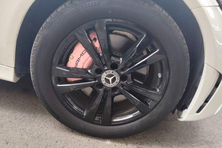 Used Mercedes-Benz C-Class 2020 Updated C 200 L Fashion Edition Right Front Wheel Hub