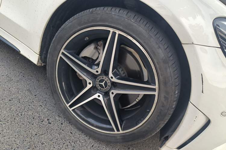Used Mercedes-Benz C-Class 2020 Restyled C 260 Sport Edition Right Front Wheel Hub