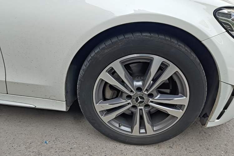 Used Mercedes-Benz C-Class 2020 Restyled C 200 L Dynamic Sports Edition Right Front Wheel Hub