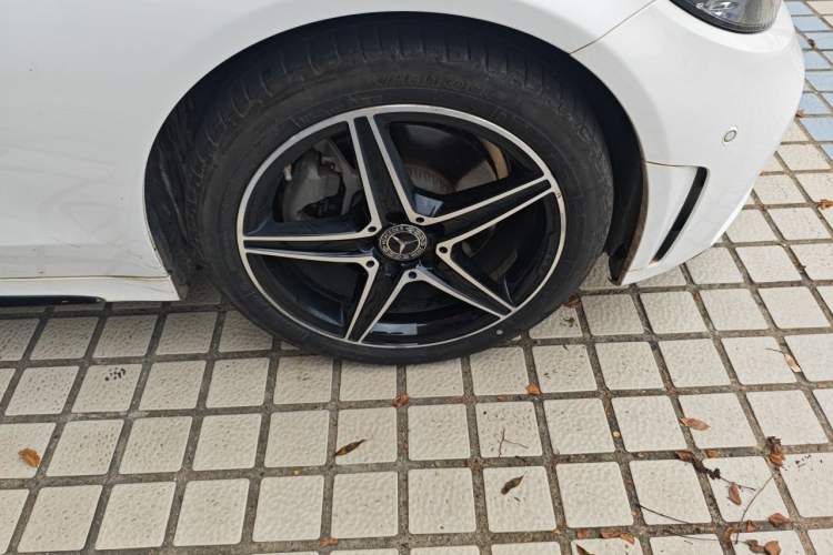 Used Mercedes-Benz C-Class 2020 Restyled C 260 Sport Edition Right Front Wheel Hub