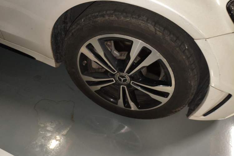 Used Mercedes-Benz C-Class 2020 C 260 Sport Edition Right Front Wheel Hub