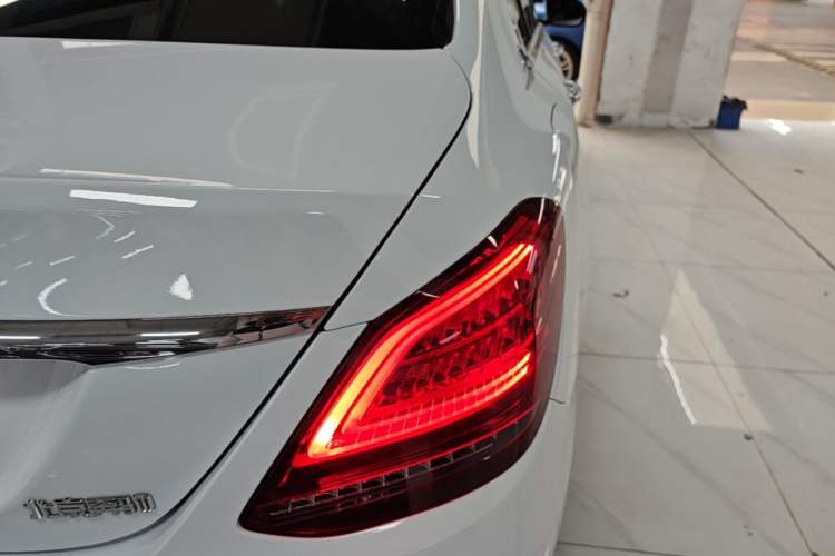 Used Mercedes-Benz C-Class 2020 C 200 L Fashion Edition Sport Version Right Rear Taillight